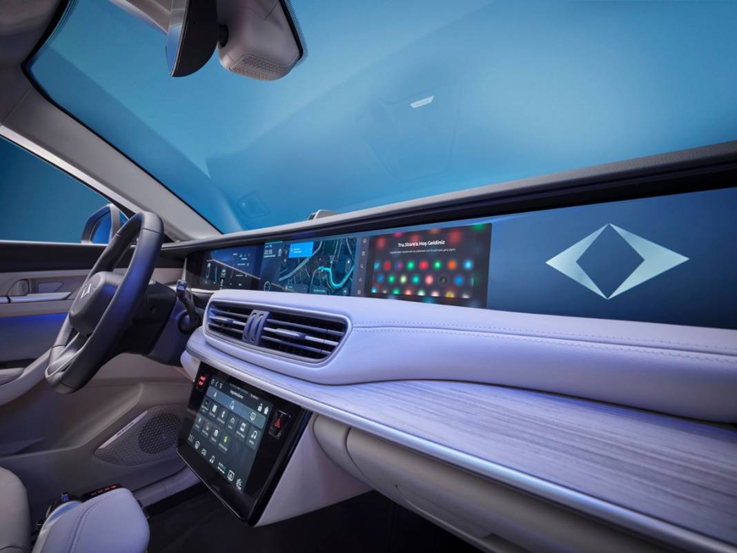 Adriana Lima, TOGG tişörtü giydi, sosyal medya yıkıldı! Görenler şaştı kaldı 14